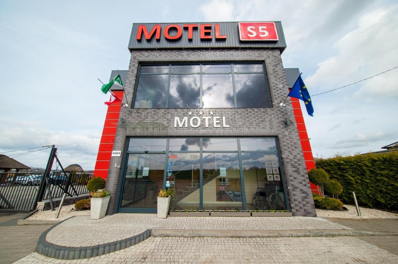Motel S5 Zbrachlin Buitenkant foto