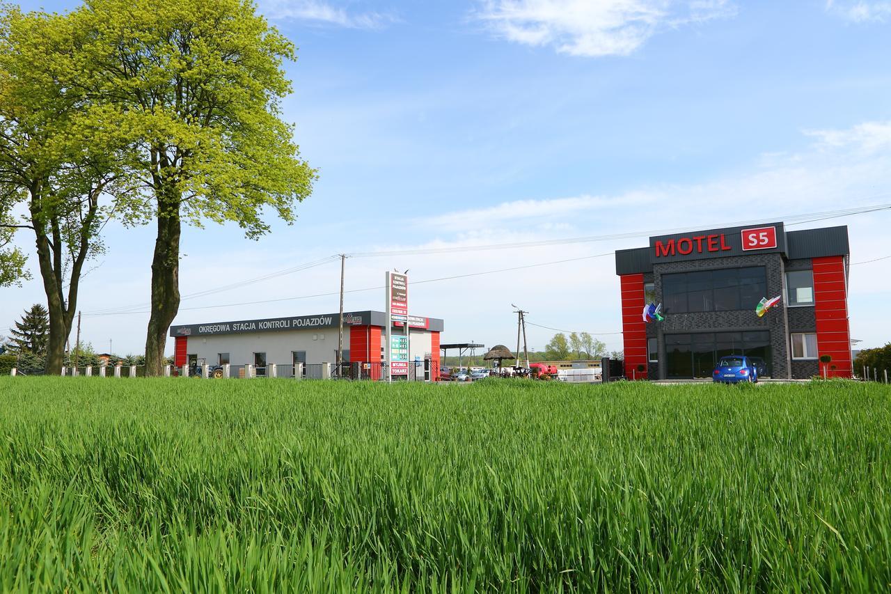 Motel S5 Zbrachlin Buitenkant foto