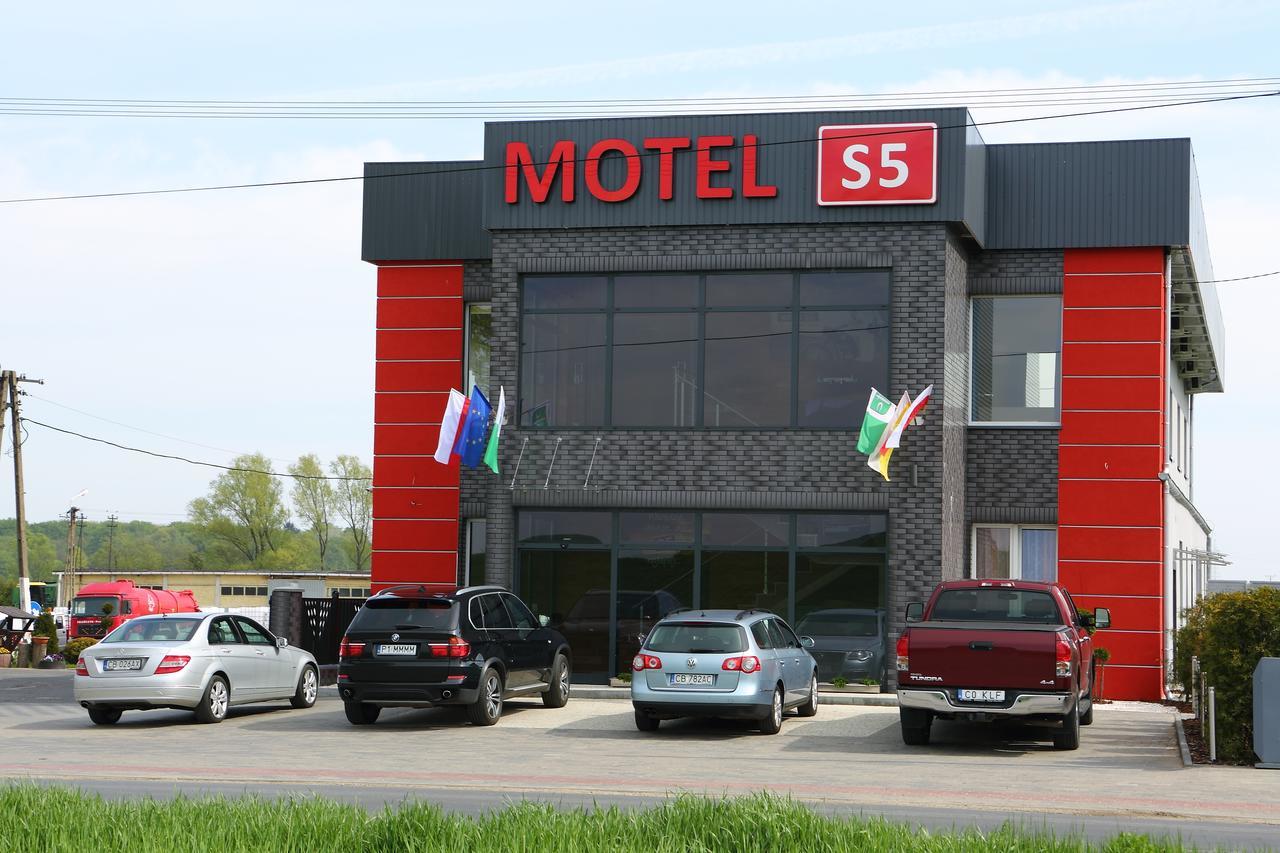 Motel S5 Zbrachlin Buitenkant foto