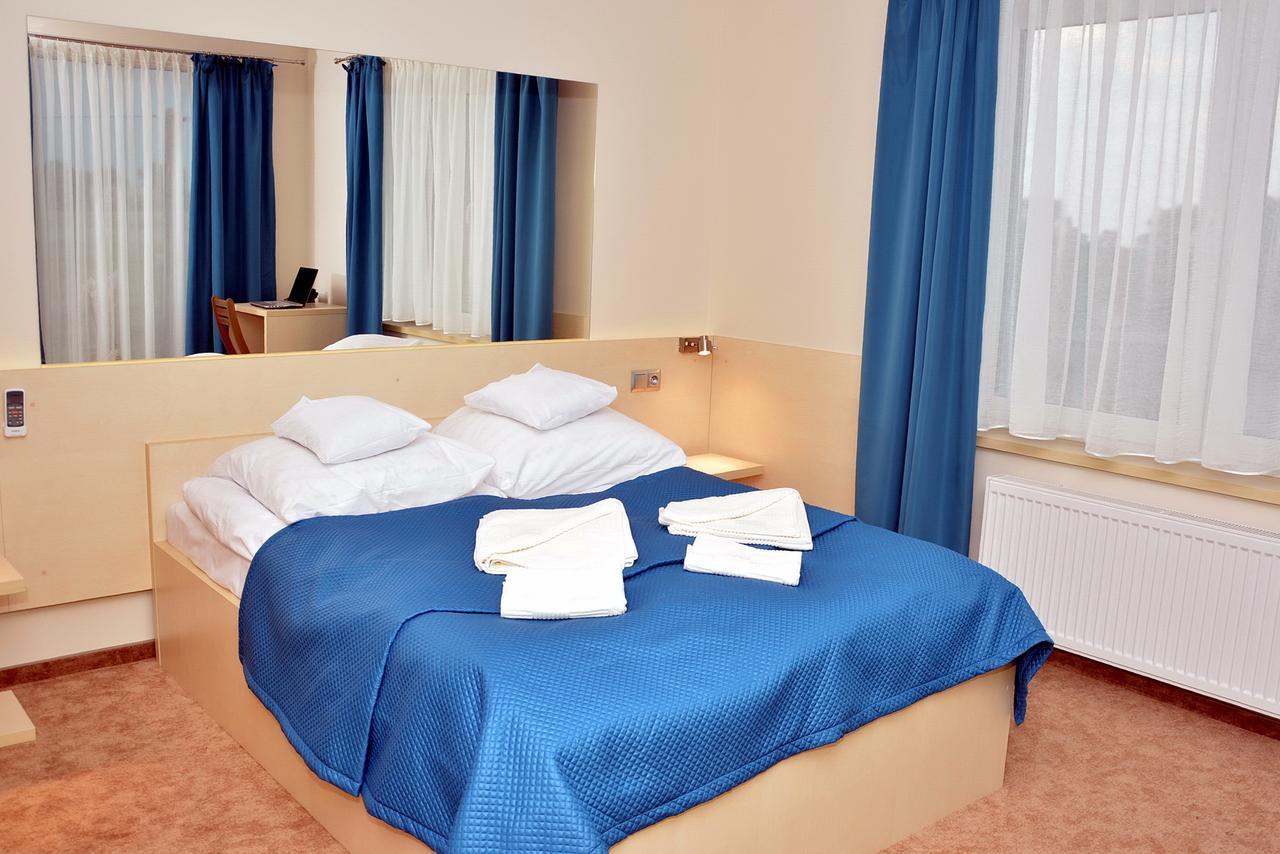 Motel S5 Zbrachlin Buitenkant foto