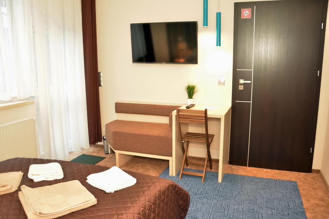 Motel S5 Zbrachlin Buitenkant foto