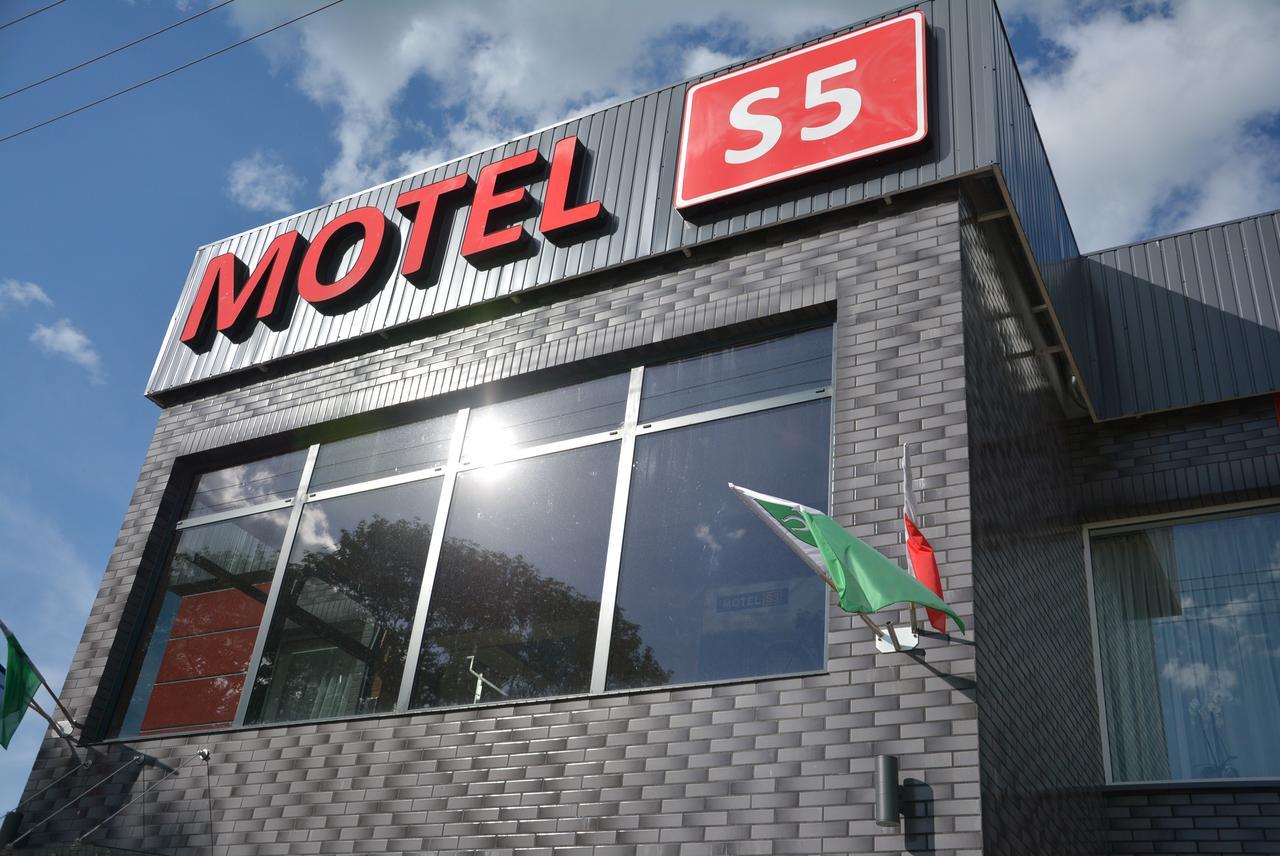 Motel S5 Zbrachlin Buitenkant foto